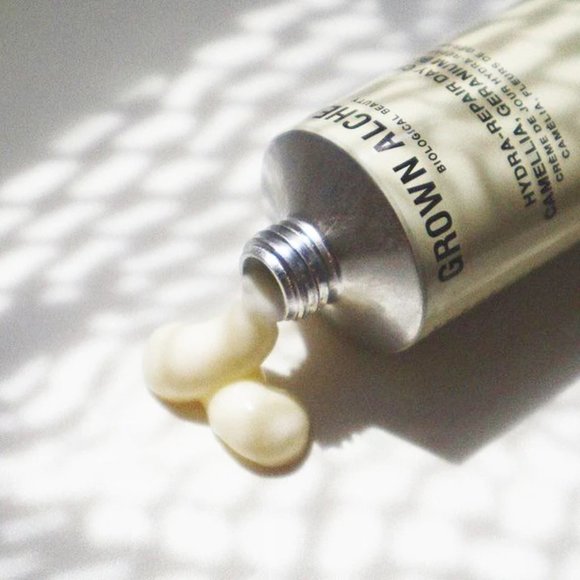 5 Grown Alchemist Hydra-Repair Day Cream - Camellia & Geranium Blossom - Picture 4 of 8